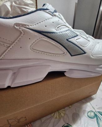 SCARPE MIS.43 COMODE DIADORA