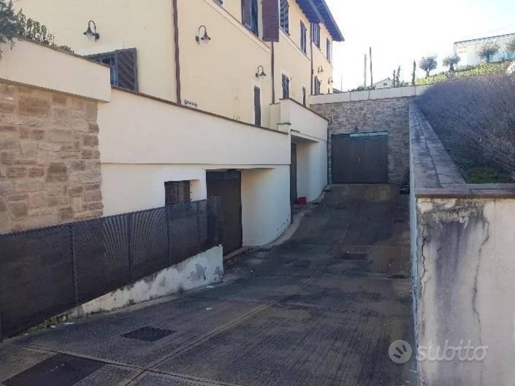 Immobile in asta di 11050 m² a Foligno - Altro