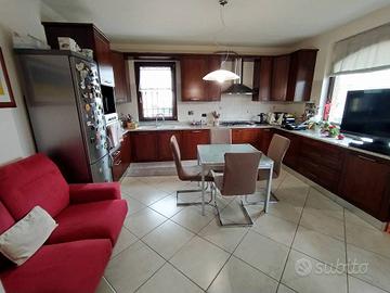 Villa di 389 m² con più di 5 locali e box auto dop