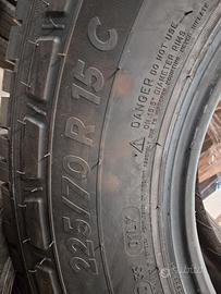 4 Pneumatici Michelin 225 70 R15C 112/110S