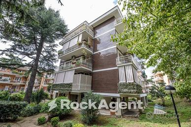 LUMINOSO ED AMPIO BILOCALE CON P.AUTO COPERTO E CA