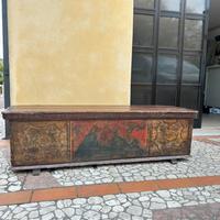 Antica cassapanca del “700 con dipinto