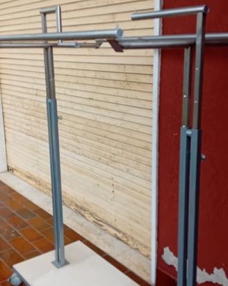 Arredamento per negozio