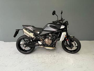 Husqvarna Svartpilen 801