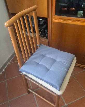  8 sedie in legno e  tavolo allungabile