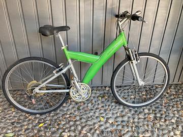 Bicicletta mountain bike da donna