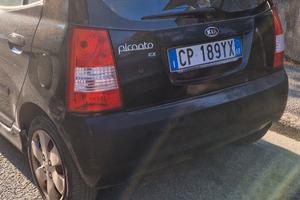  kia picanto  anno 2004. km 190000 benzina 1.100cc