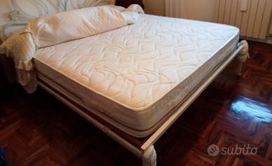 Materasso matrimoniale a molle 
