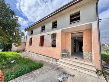 CASA INDIPENDENTE A ASSISI