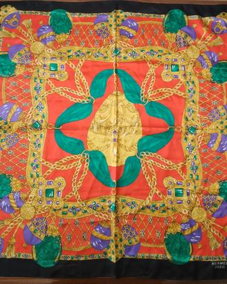 Elegante foulard vintage Hermes Paris in pura seta