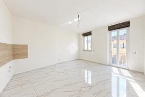 3 LOCALI A TRECATE