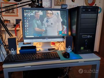 Computer i5 con schermo, tastiera, mouse, casse...