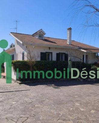 SPLENDIDA VILLA A PICERNO C.DA CAMPO DI DONEI