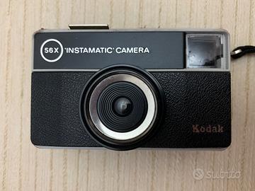 Kodak 56X INSTAMATIC CAMERA con custodia.