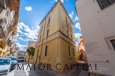 Siniscola | Prestigioso palazzo storico in stile L