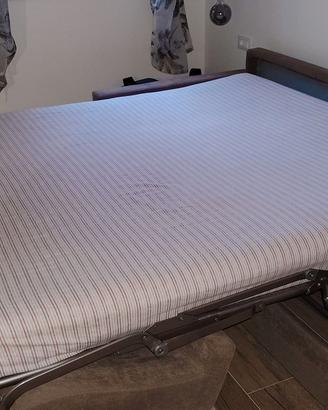 Divano letto matrimoniale