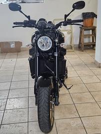 YAMAHA XSR900 BLACK 80 EDITION
