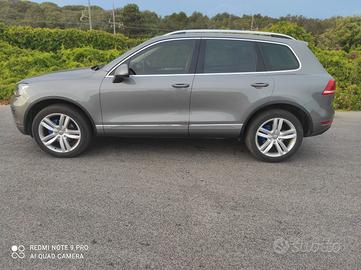 VOLKSWAGEN Touareg - 2012
