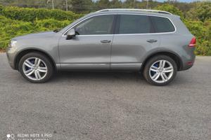 VOLKSWAGEN Touareg - 2012