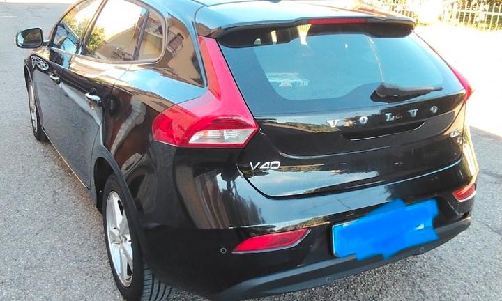 Volvo v40 D2