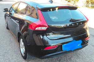 Volvo v40 D2