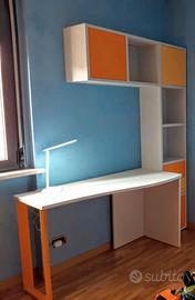 scrivania e libreria Moretti compact
