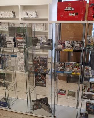 libreria vetrinetta e cesta