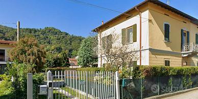 CASA SEMINDIPENDENTE A AIRUNO