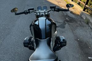 BMW R nine t