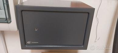 Cassaforte in acciaio 35x25x25 marca Standers