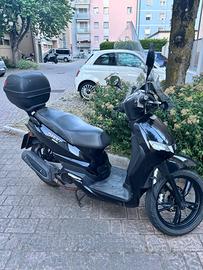 Tweet Peugeot 1600€