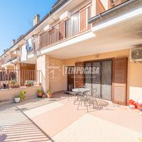 ELEGANTE VILLA DI AMPIA METRATURA CON DOPPIO GIARD