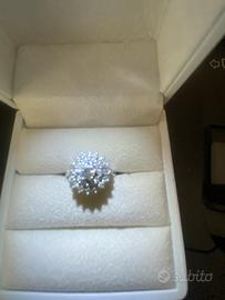 margherita oro bianco con diamanti naturali