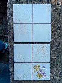 piastrelle quadrate bianche