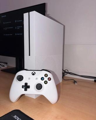 Xbox One S 1TB SSD con Controller – Ottime Condizi
