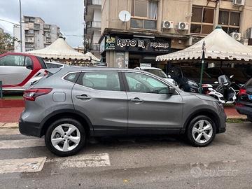 Nissan Qashqai Aut. Finanziabile Garanzia Acc.Perm