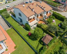 VILLA A SCHIERA A BARDOLINO