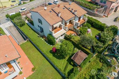 VILLA A SCHIERA A BARDOLINO