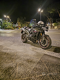 Thriumph speed triple RS