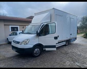 Iveco daily con cassa gemellato