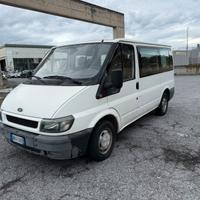 Ford transit 9 posti