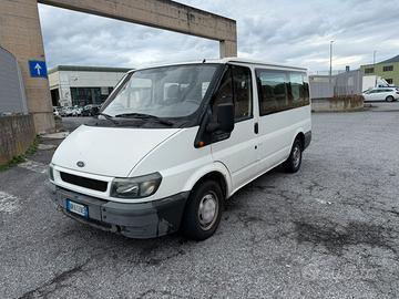 Ford transit 9 posti