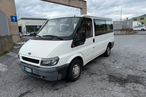 Ford transit 9 posti