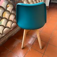 Sedia con seduta  imbottita e  gambe  in legno