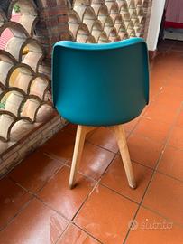 Sedia con seduta  imbottita e  gambe  in legno