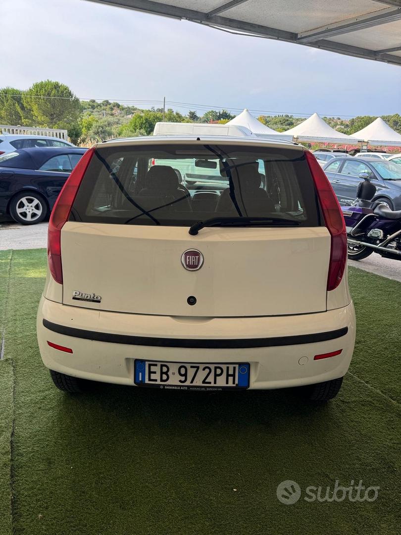 Fiat Punto Classic 2010 photo 4
