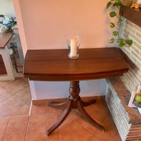 Tavolino da gioco pieghevole antico