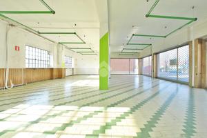 NEGOZIO A CRESCENTINO