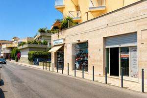 NEGOZIO A GAETA