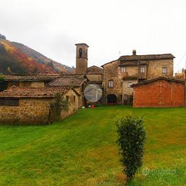 MULTILOCALE A CASTEL SAN NICCOLÒ